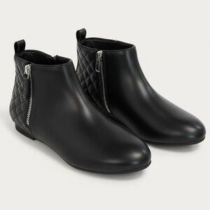 MaxMuxun Black Faux Leather Ankle Boots Quilted Back Zip Flat Size 6